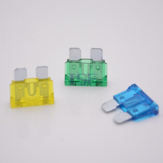 Medium Blade Automotive Fuse Kits Medium Blade Automotive Fuse Kits