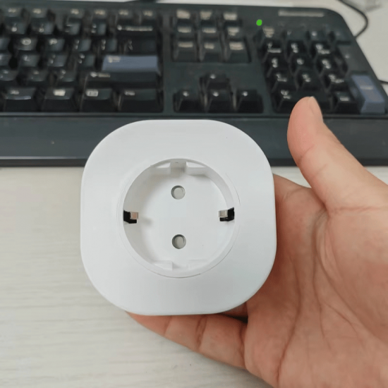 Prise Intelligente Wi-Fi TUYA AVEL – 10A – Standard Européen
